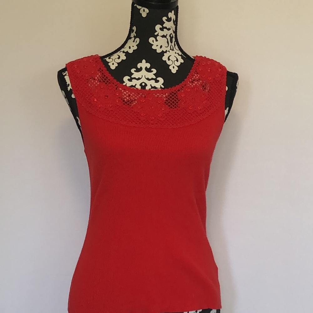 Beaded eyelet crochet flower lace tank top slight scoop neck